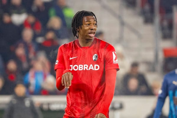 Manchester United zeigt starkes Interesse an Freiburgs Manzambi