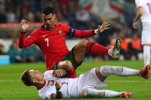 Nations League: Abgestiegen, aber Hauptsache ein Selfie mit CR7