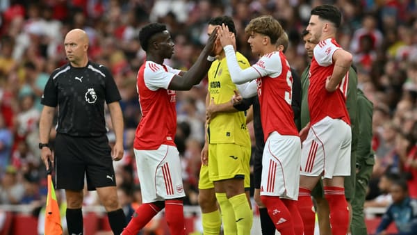 Arsenal an der Spitze - mit einem 15-Jährigen