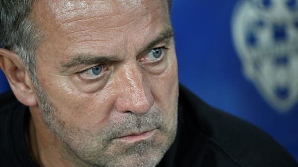 Flick bei Barcas CL-Auftakt doch nicht gesperrt