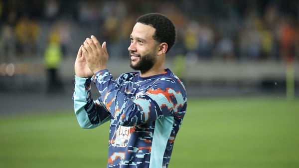 Reisepass geklaut: Koeman straft Depay ab