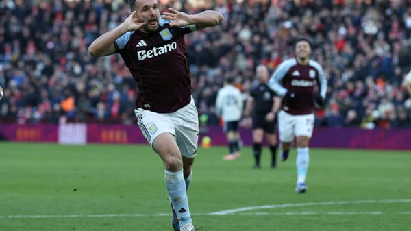 Premier League: Doppelter McGinn führt Villa auf Rang zwei