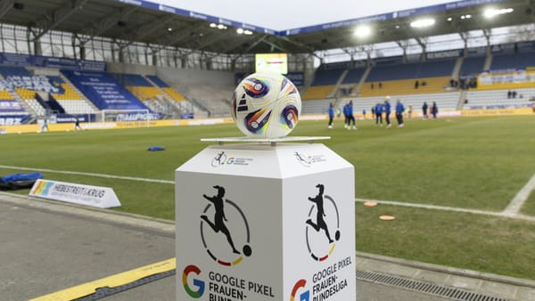 Platz unbespielbar: Jena gegen Wolfsburg abgesagt