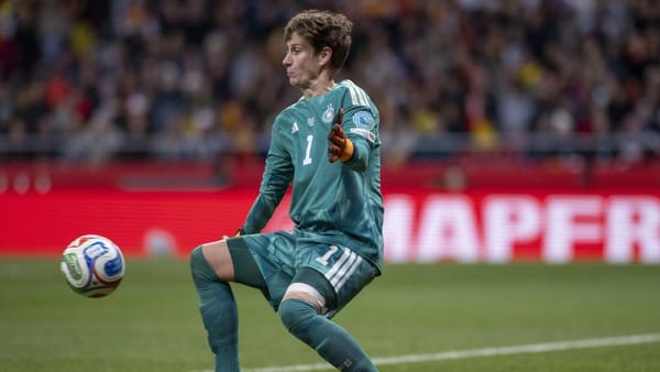 DFB-Frauen: Torhüterin Berger macht weiter