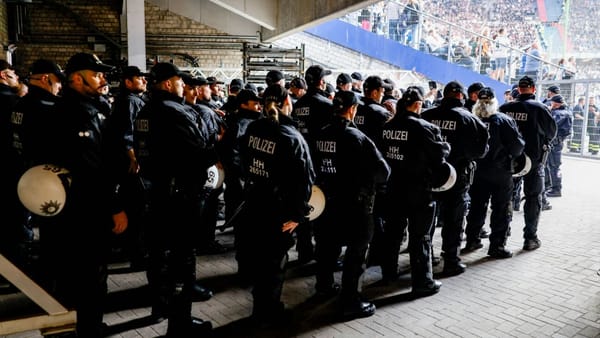 Ausschreitungen überschatten Südwest-Derby in Karlsruhe