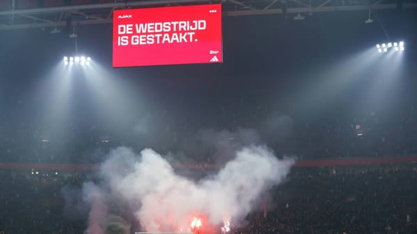 Nach Abbruch: Spiel in Amsterdam wird ohne Fans wiederholt
