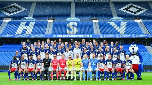 Frauen und Männer zusammen: HSV mit besonderem Mannschaftsfoto