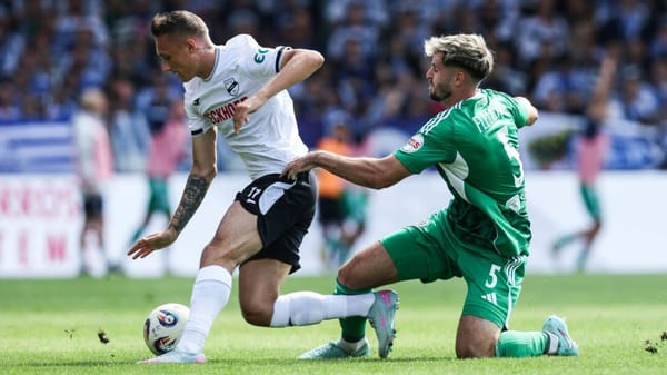 3. Liga: Tabellenführer Duisburg feiert dramatischen Sieg