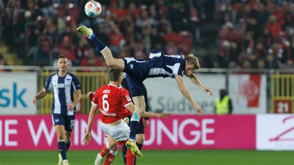 Auf dem "Betze": Hertha setzt Aufholjagd fort