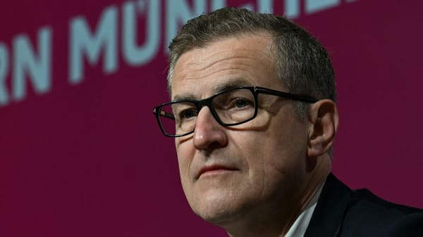 Dreesen hält "gar nichts" von Pflichtspielen im Ausland