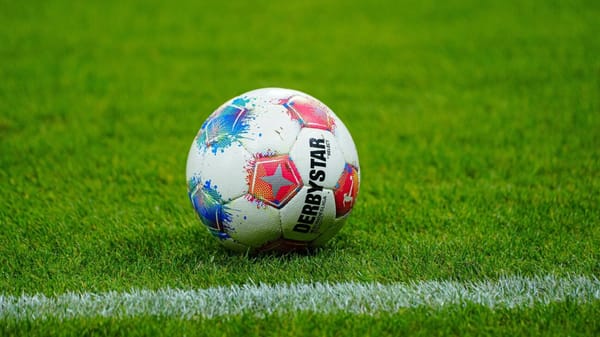 DFL-Ansetzungen: BVB gegen Bayern am Samstagabend