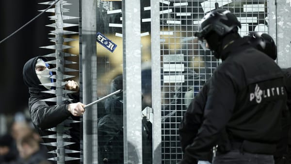 Europa League: Polizei räumt Gästeblock von Genk