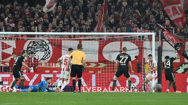 "Ein bisschen amateurhaft": Fehlender VAR sorgt für Kritik