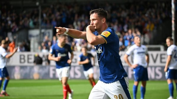 Holstein Kiel fügt Karlsruhe erste Niederlage zu