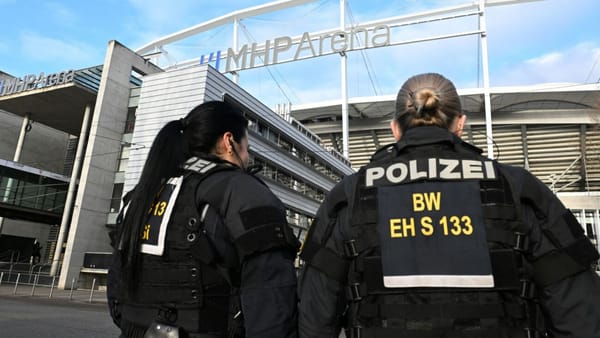 Risikospiel in Stuttgart bleibt friedlich