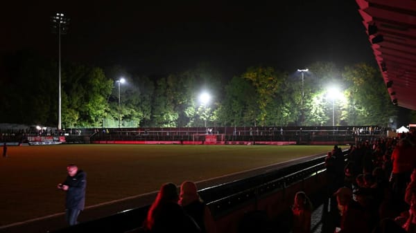 Flutlicht-Ausfall: Frauen-Derby in Köln abgebrochen