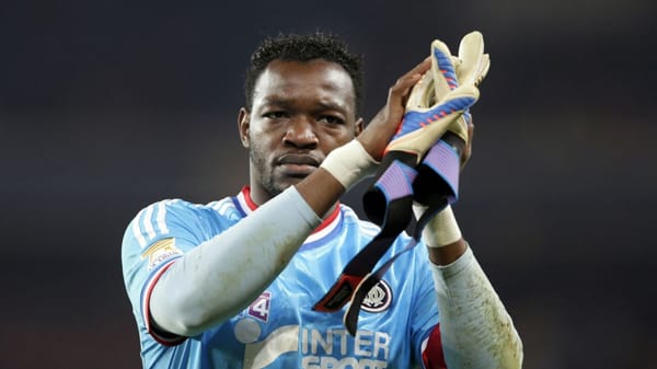 Weltmeister von 2018: Keeper Mandanda beendet Karriere