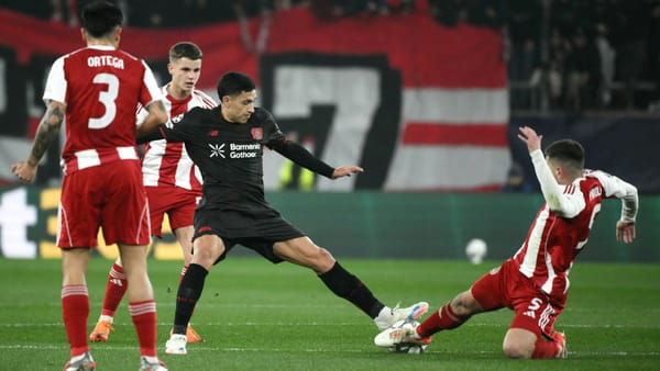 Früher Nackenschlag: Bayer muss ums Weiterkommen bangen