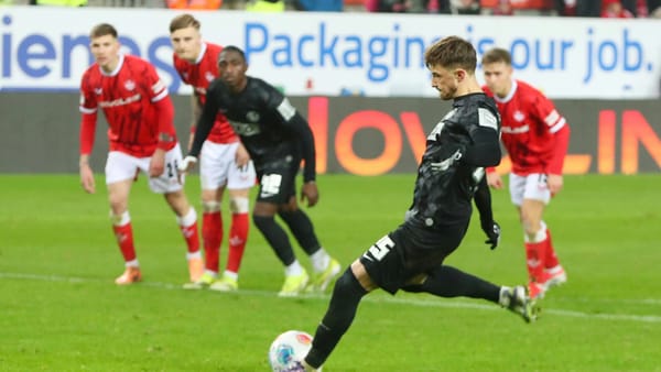 Elversberg rückt Schalke auf die Pelle