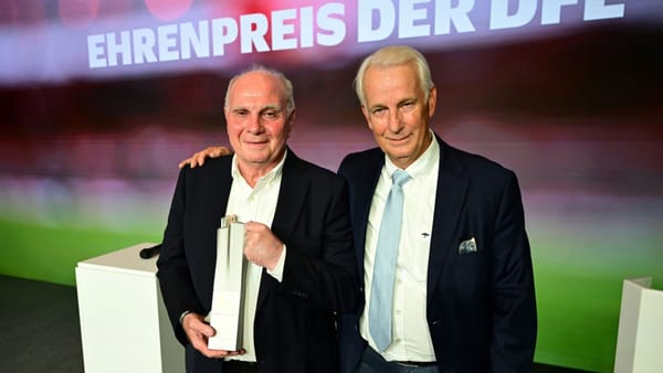 Uli Hoeneß erhält Ehrenpreis der DFL