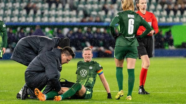 Sorgen um Popp: Wolfsburg schlägt ManUnited mit Oranje-Power