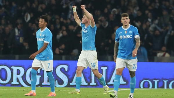 Italien: Neapel besiegt Juventus und übernimmt Tabellenführung