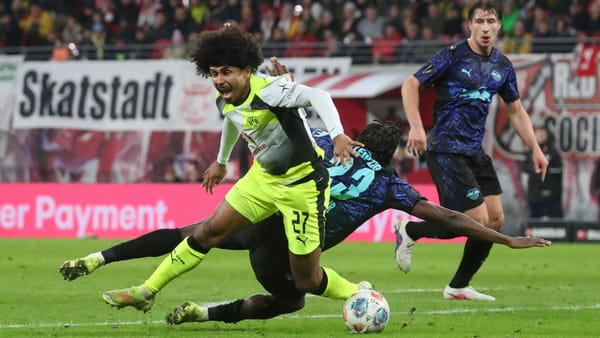 Strittige Szene um Adeyemi: "Klarer Elfmeter"