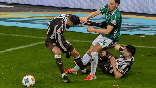 Werder taumelt: St. Pauli gewinnt umkämpftes Kellerduell
