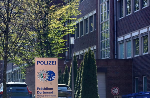 152 Festnahmen, null Konsequenzen – der deutsche Fußball versagt bei Hooligans