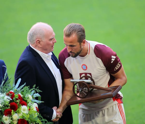 Hoeneß redet öffentlich über Kane – und zeigt, wer bei Bayern wirklich die Macht hat