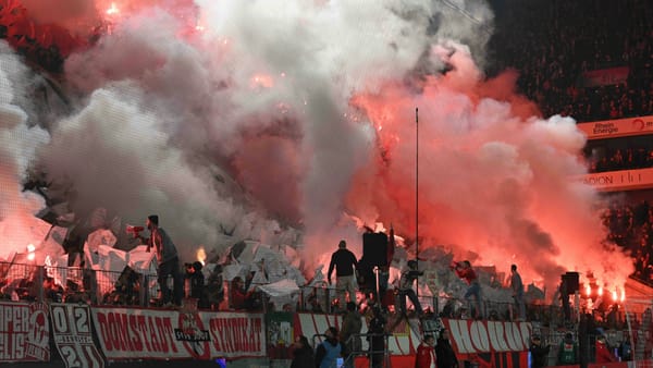 Pyrotechnik: 220.000 Euro Strafe für Köln