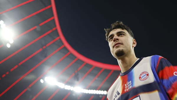 Nach DFB-Absage: Pavlovic wieder im Bayern-Training