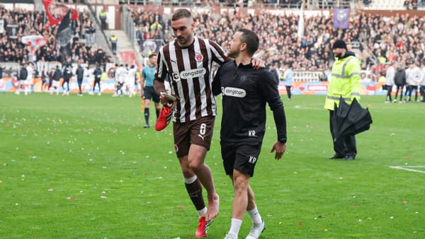 St. Pauli ohne Sands und Saliakas in Gladbach
