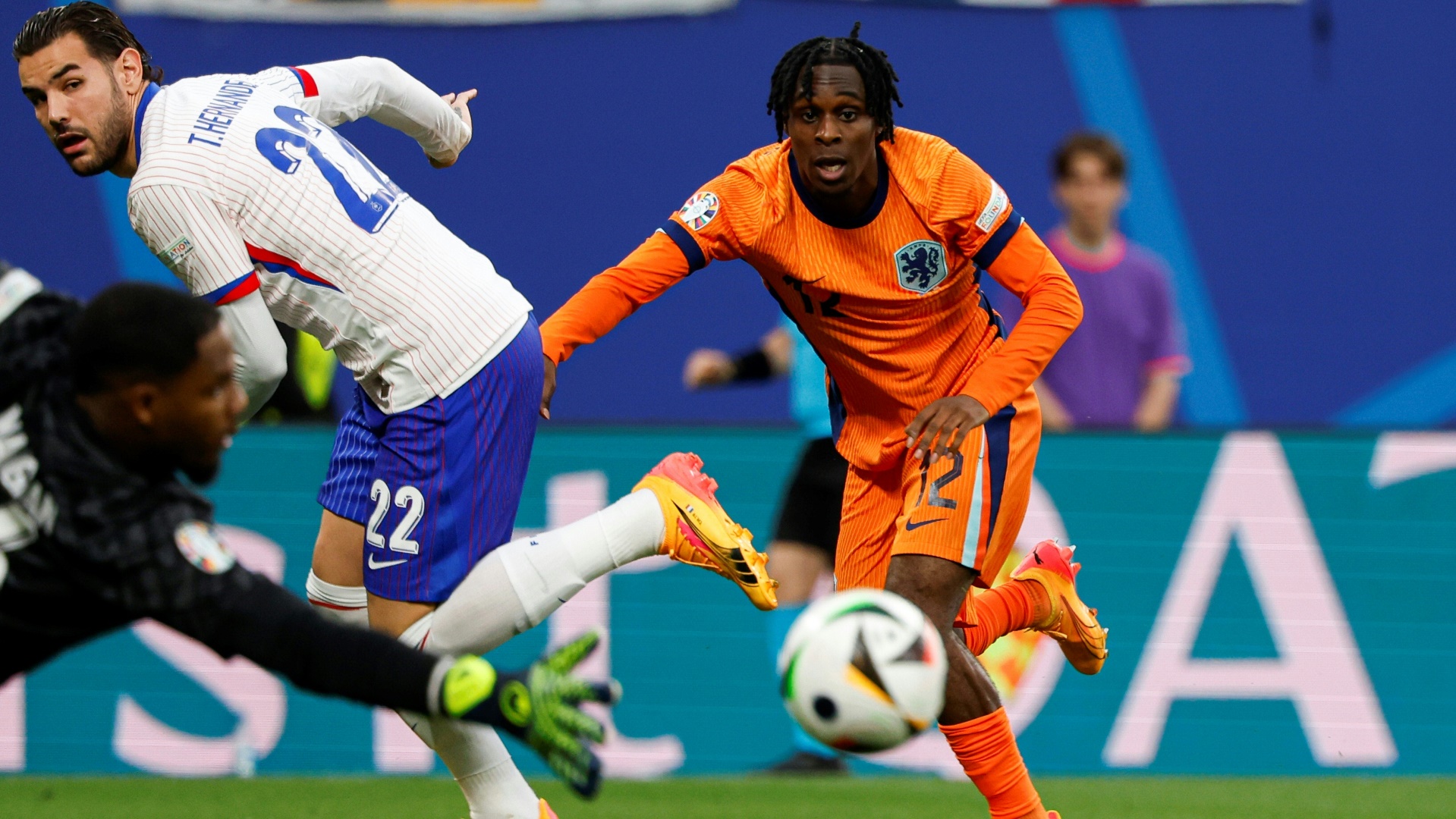 „Private Gründe“: Frimpong fehlt Niederlande gegen Deutschland "Private Gründe": Frimpong fehlt Niederlande gegen Deutschland
