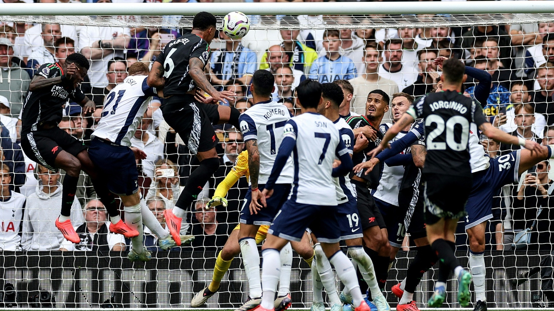 Gabriel trifft: Arsenal siegt im Derby bei Tottenham Gabriel trifft: Arsenal siegt im Derby bei Tottenham