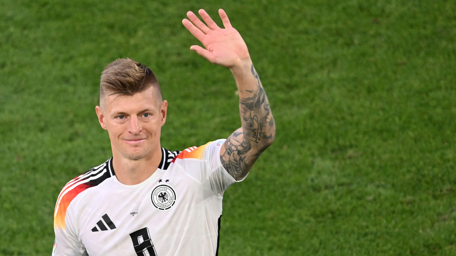 Kroos erhält Verdienstorden von Mecklenburg-Vorpommern Kroos erhält Verdienstorden von Mecklenburg-Vorpommern