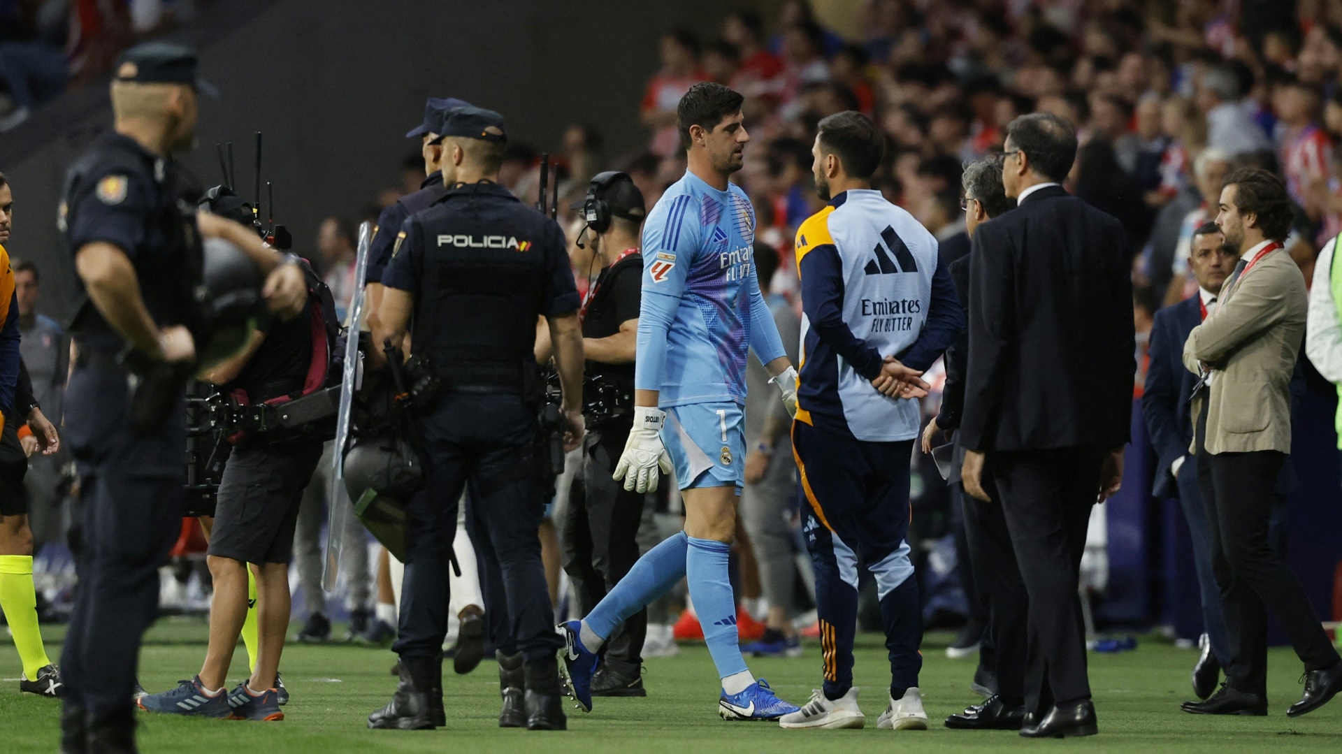 Atletico nach Derby hart: „Lebenslänglich“ und Maskenverbot Atletico nach Derby hart: "Lebenslänglich" und Maskenverbot