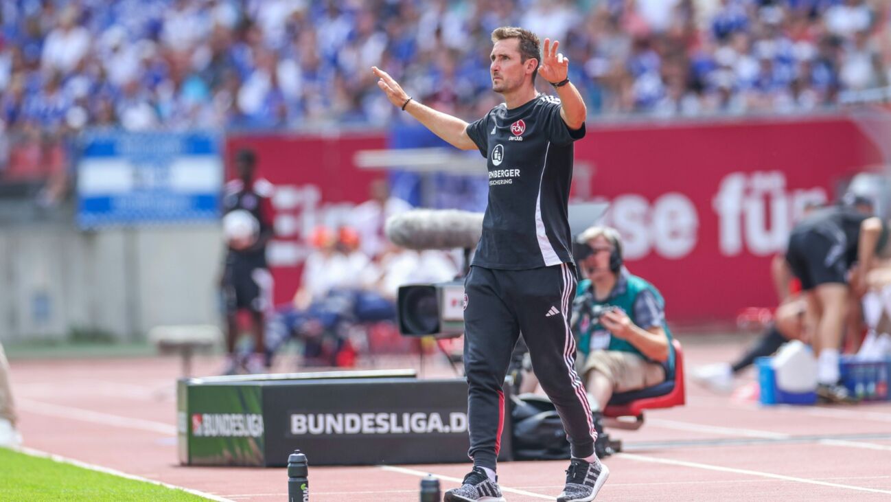 Klose feiert ersten Sieg mit Nürnberg Klose feiert ersten Sieg mit Nürnberg