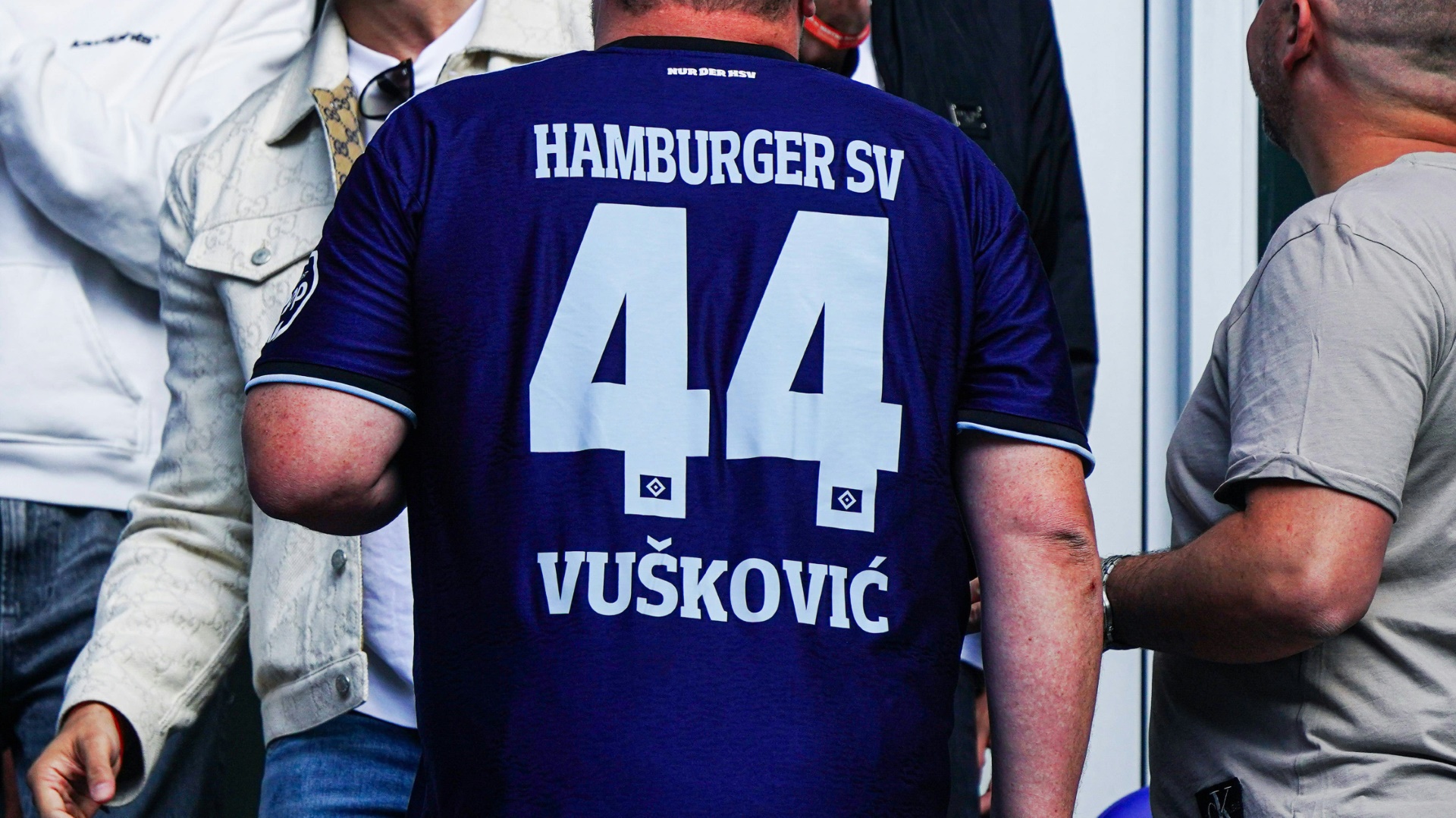 Baumgart zu Vuskovic: „HSV-Familie steht zu ihm“ Baumgart zu Vuskovic: "HSV-Familie steht zu ihm"