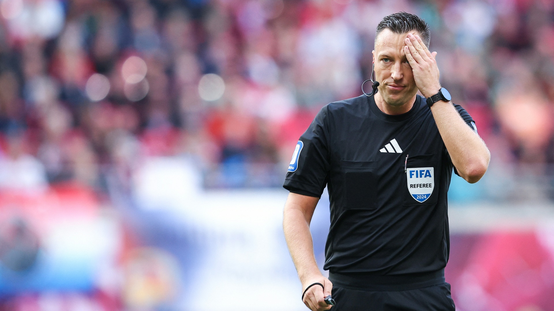 Jablonski über Gelb-Rot gegen VfB: „Das ärgert mich sehr“ Jablonski über Gelb-Rot gegen VfB: "Das ärgert mich sehr"