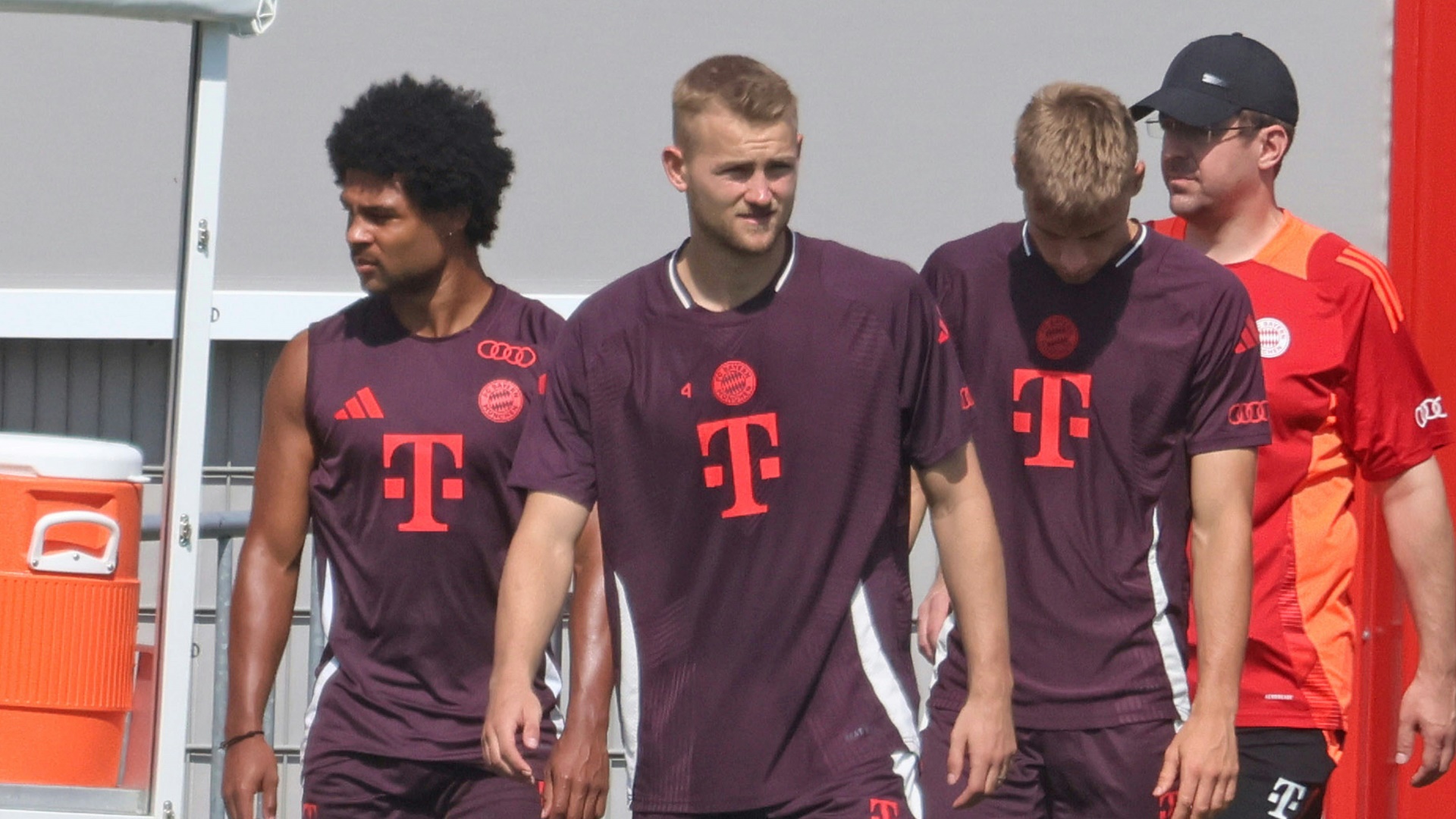 Wechsel im Doppelpack? De Ligt und Mazraoui vor Bayern-Abschied Wechsel im Doppelpack? De Ligt und Mazraoui vor Bayern-Abschied