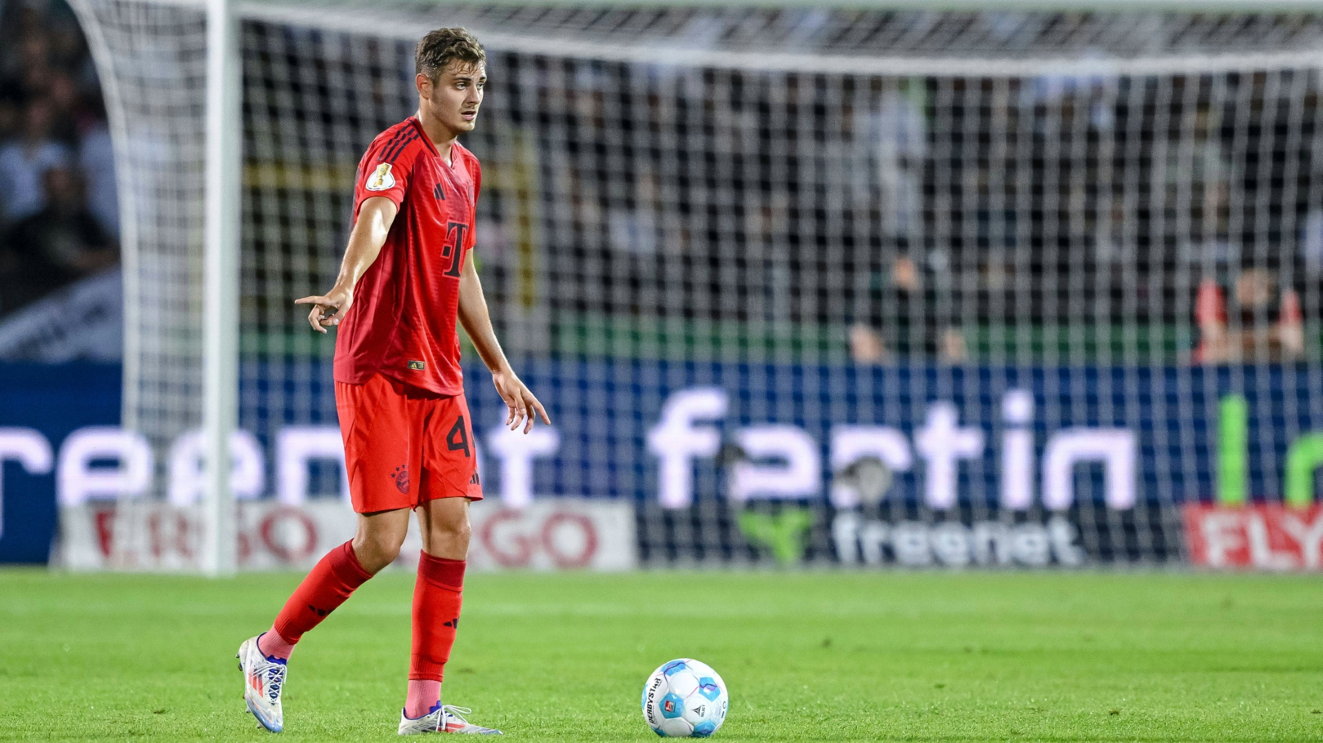 FC Bayern: Stanisic und Neuer wieder im Training FC Bayern: Stanisic und Neuer wieder im Training