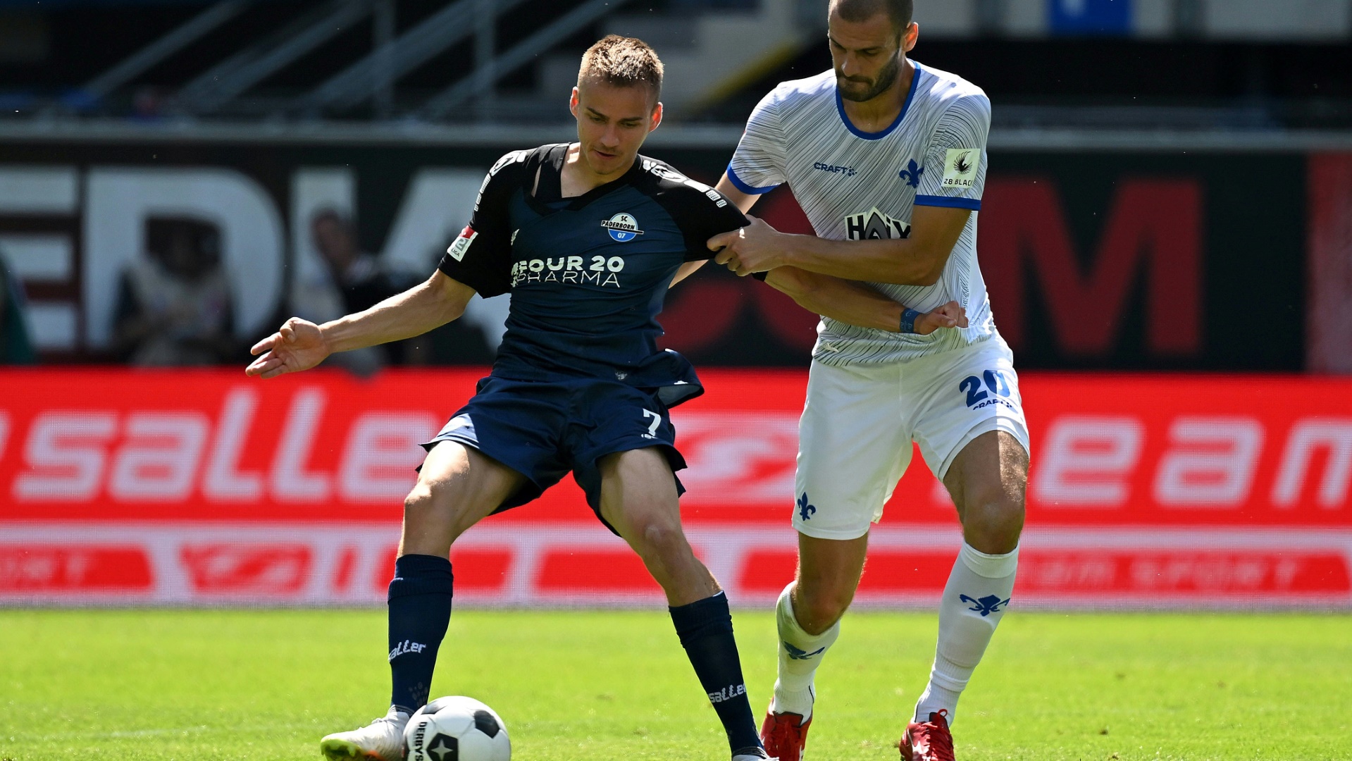 Paderborn schießt sich an die Spitze Paderborn schießt sich an die Spitze