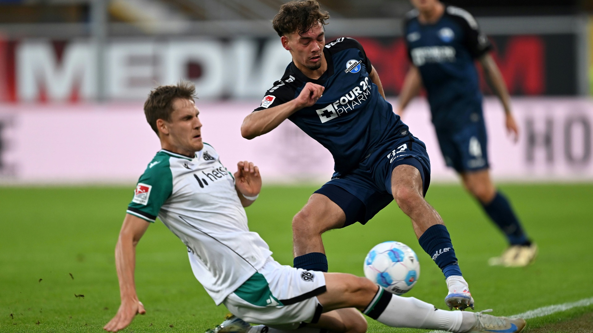 1:2 in Paderborn: Hannover verpasst Sprung an Tabellenspitze 1:2 in Paderborn: Hannover verpasst Sprung an Tabellenspitze