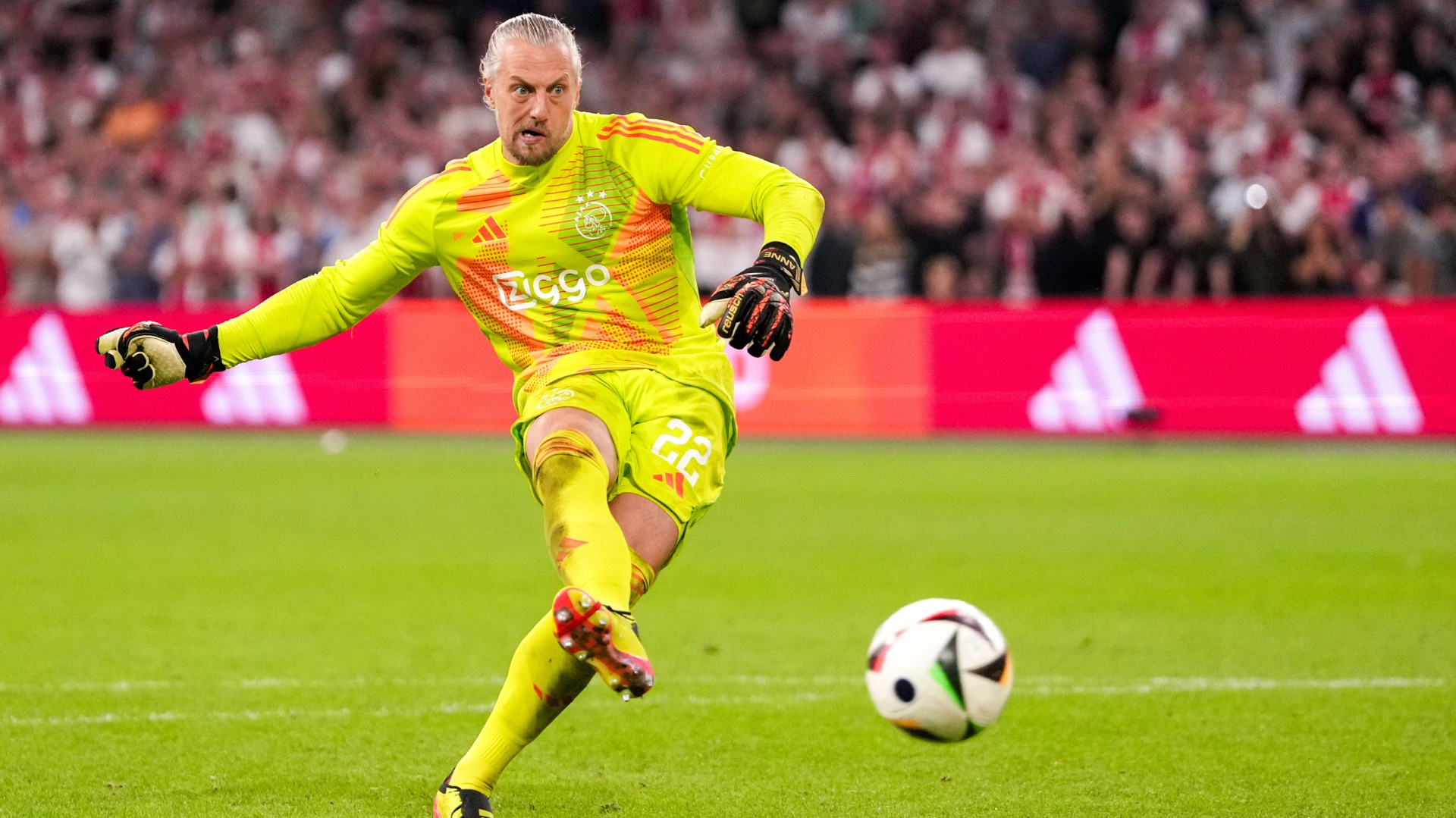 Nach 34 Elfmetern: Ajax gewinnt Nervenkrimi Nach 34 Elfmetern: Ajax gewinnt Nervenkrimi