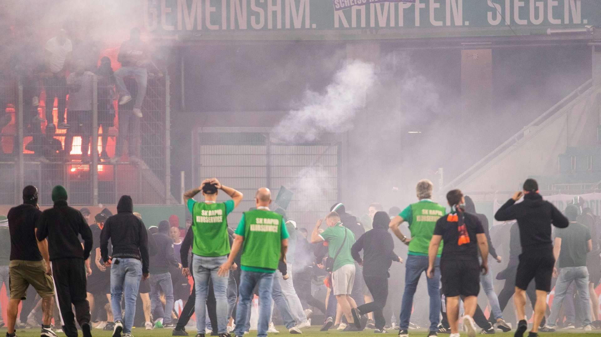 Nach Derby-Ausschreitungen: Strafen für Austria und Rapid Nach Derby-Ausschreitungen: Strafen für Austria und Rapid
