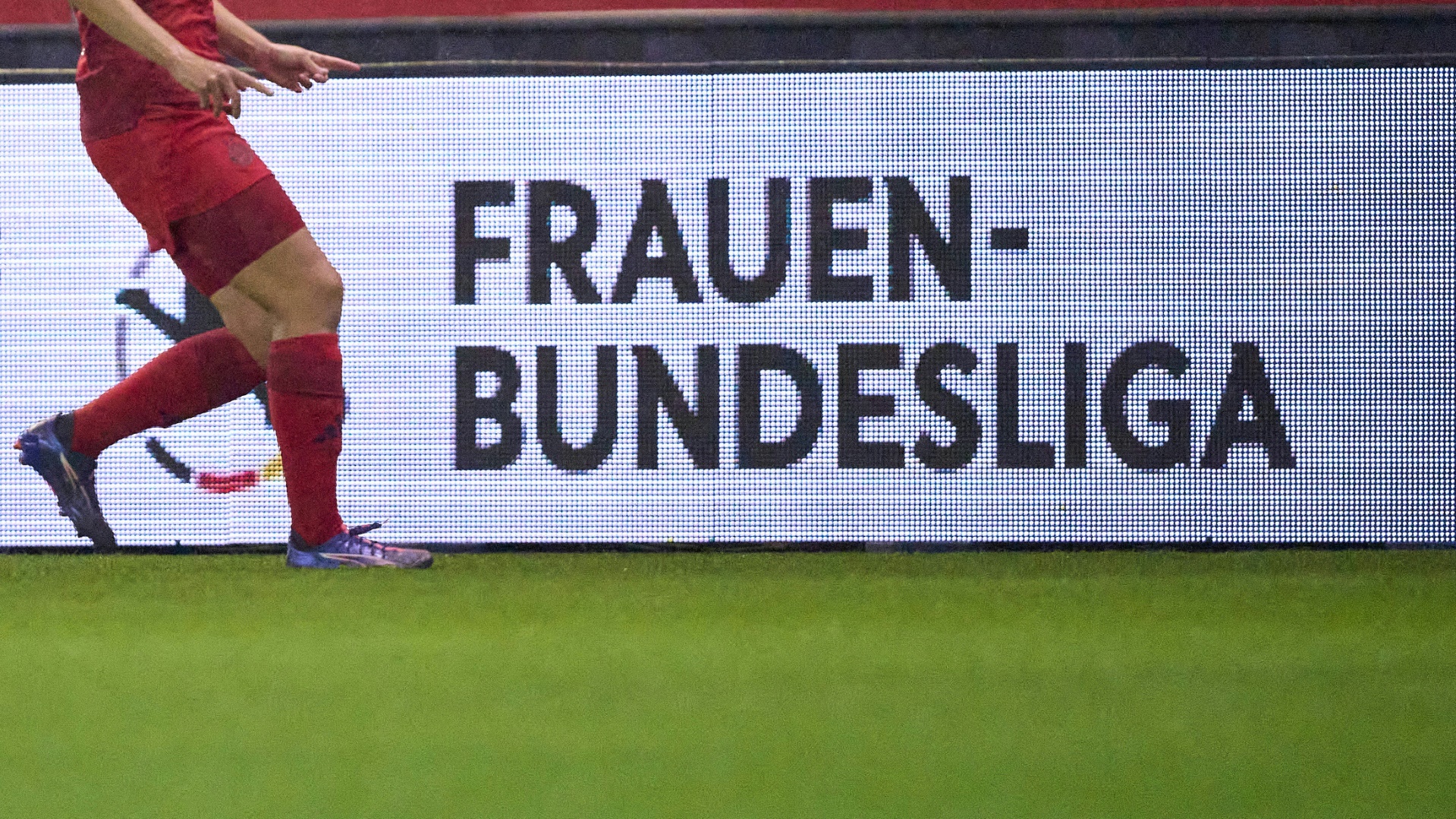 Auf dem Weg zur „Frauen-DFL“: Bundesligaklubs gründen Gesellschaft Auf dem Weg zur "Frauen-DFL": Bundesligaklubs gründen Gesellschaft