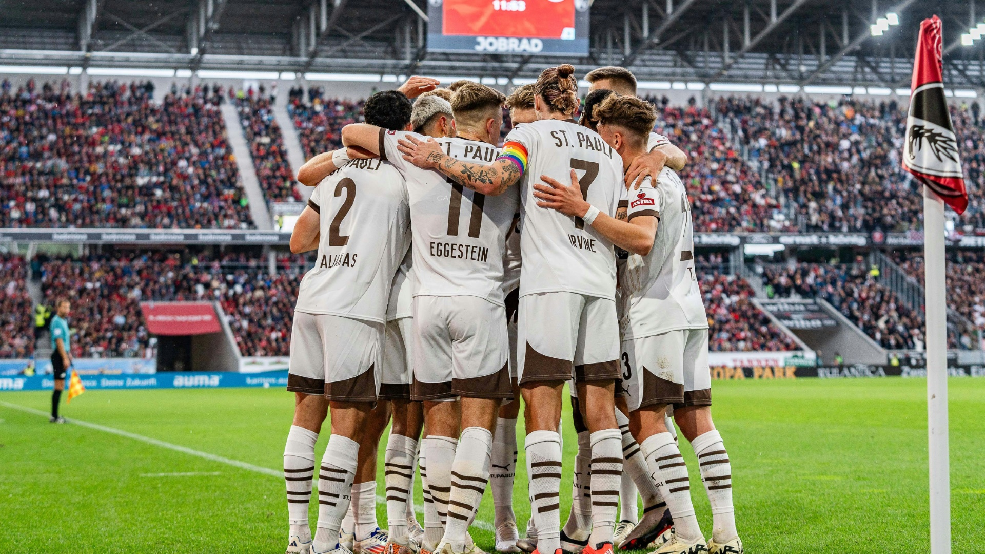 Nach über 13 Jahren: Pauli feiert ersten Bundesligasieg Nach über 13 Jahren: Pauli feiert ersten Bundesligasieg