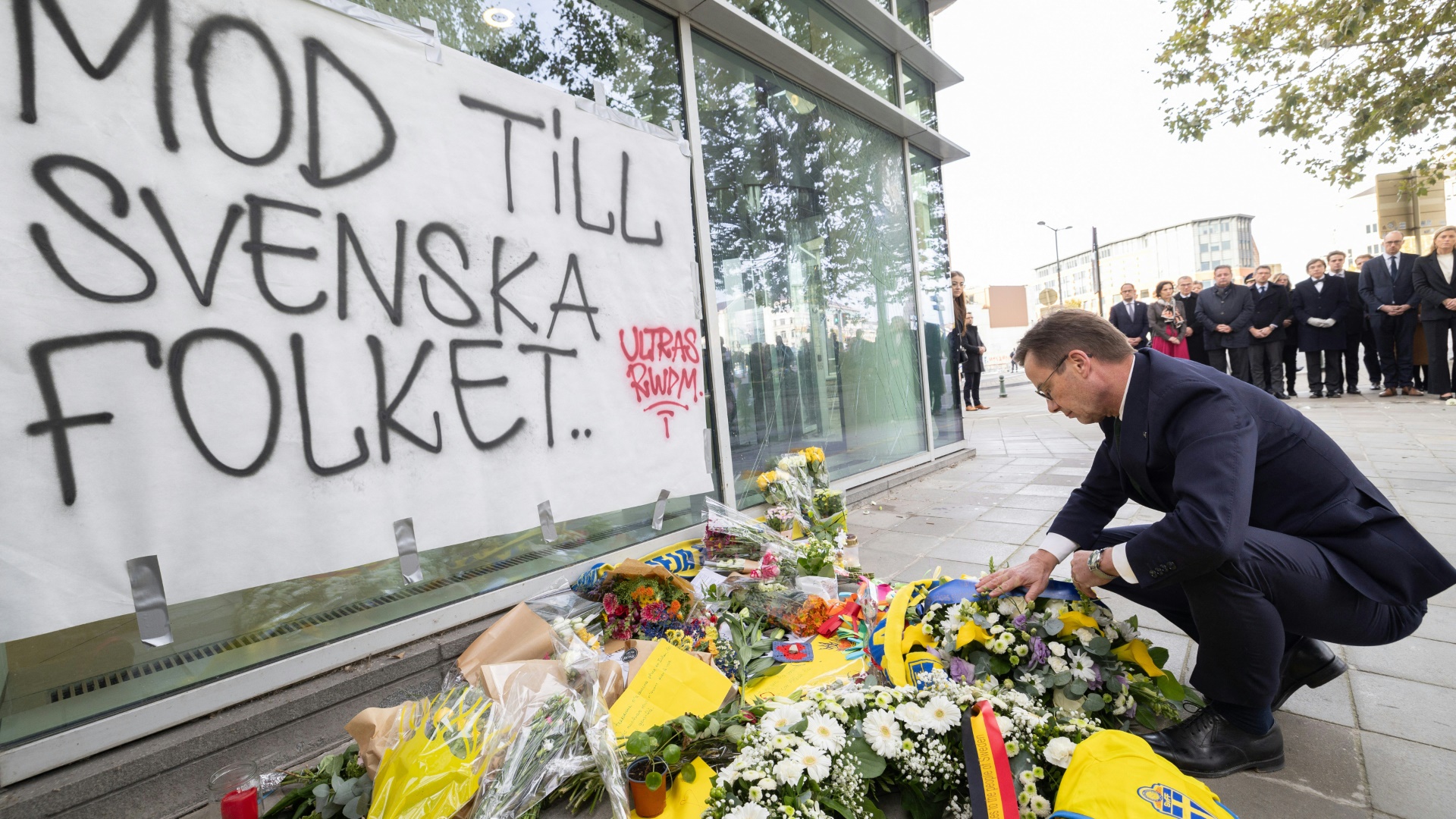 Terroranschlag jährt sich: Gedenkfeier für schwedische Fans Terroranschlag jährt sich: Gedenkfeier für schwedische Fans