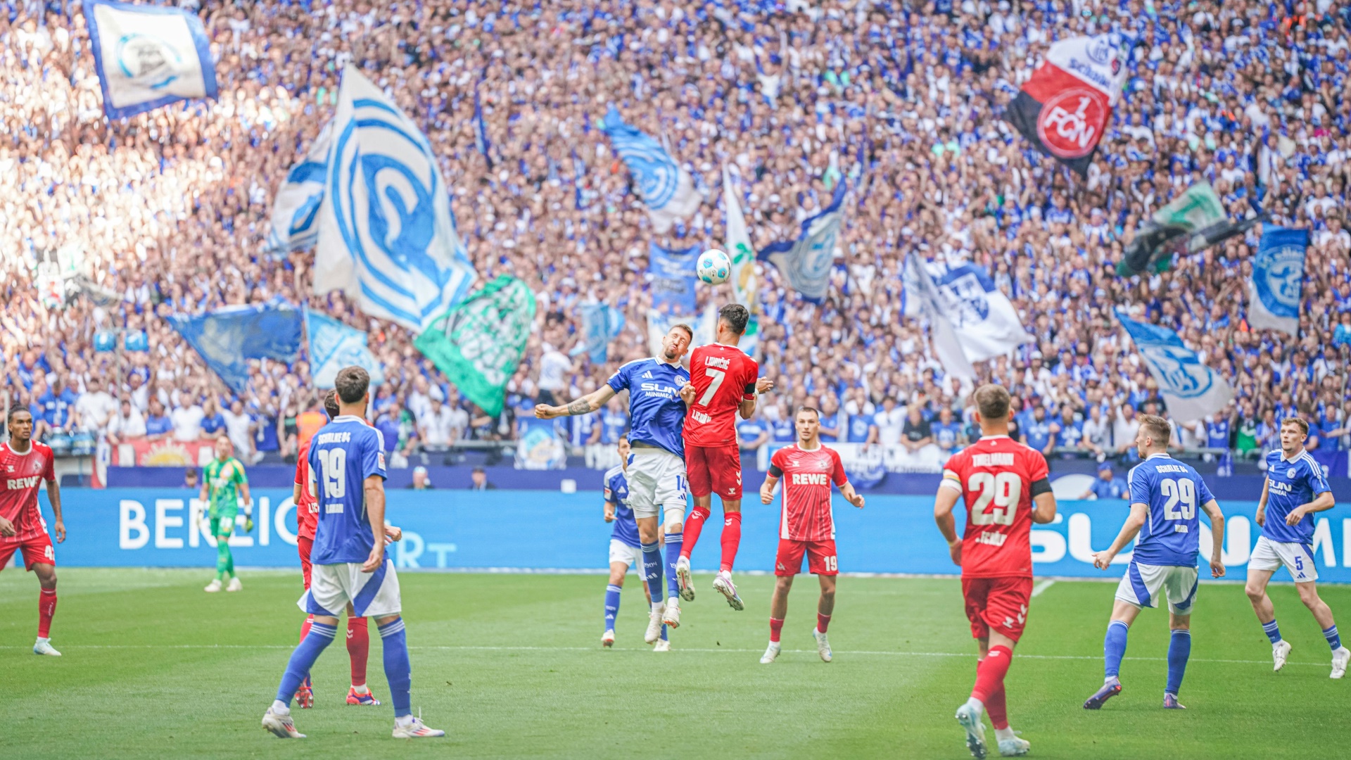 Überzeugender Sieg auf Schalke: Köln nimmt Fahrt auf Überzeugender Sieg auf Schalke: Köln nimmt Fahrt auf
